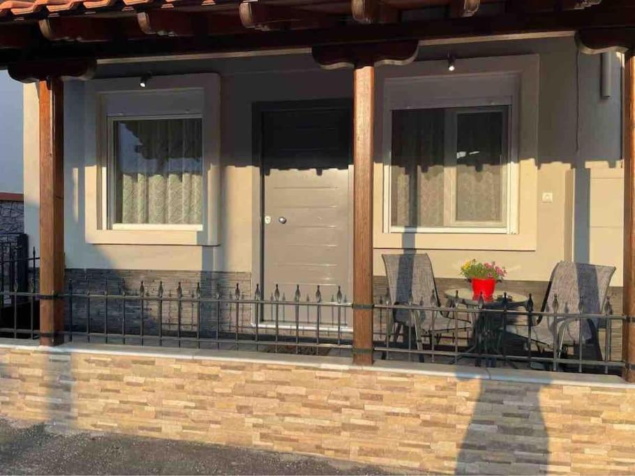 Modern House In Stratoni Villa Buitenkant foto